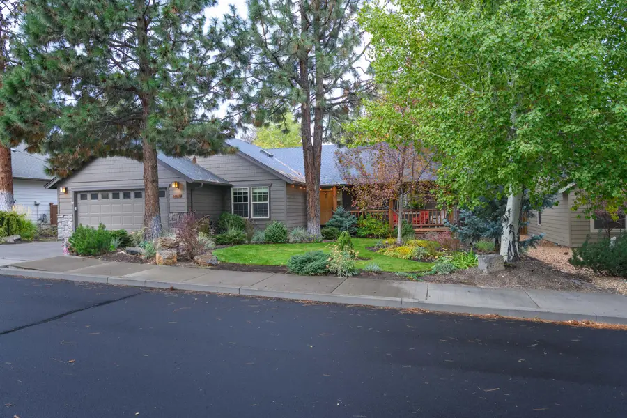 60819 Grand Targhee Drive, Bend, OR 97702 - Image #2