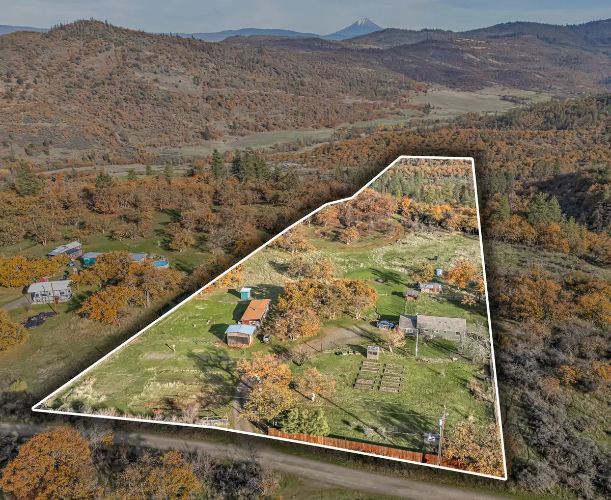 6536 Shadow Glen, Eagle Point, OR 97524 - Image #1