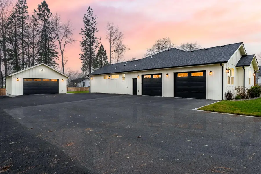 199 Black Oak, Grants Pass, OR 97527 - Image #3