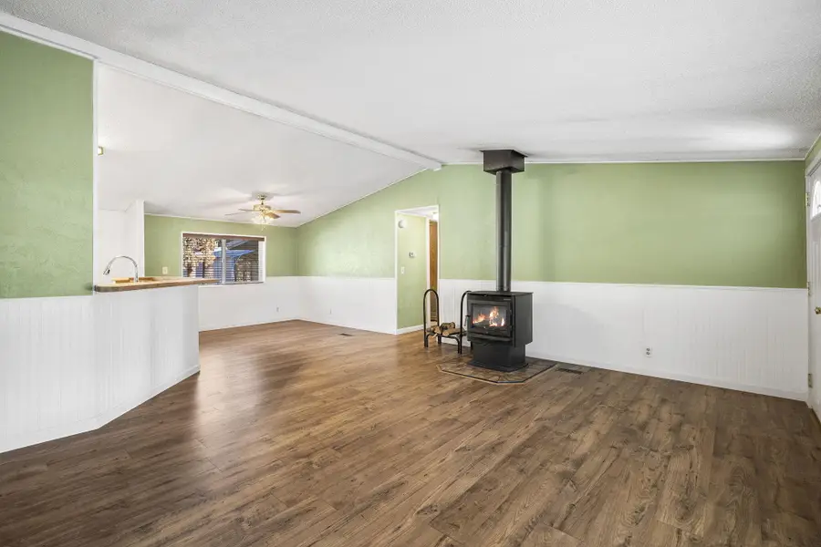 15990 Falcon, La Pine, OR 97739 - Image #3