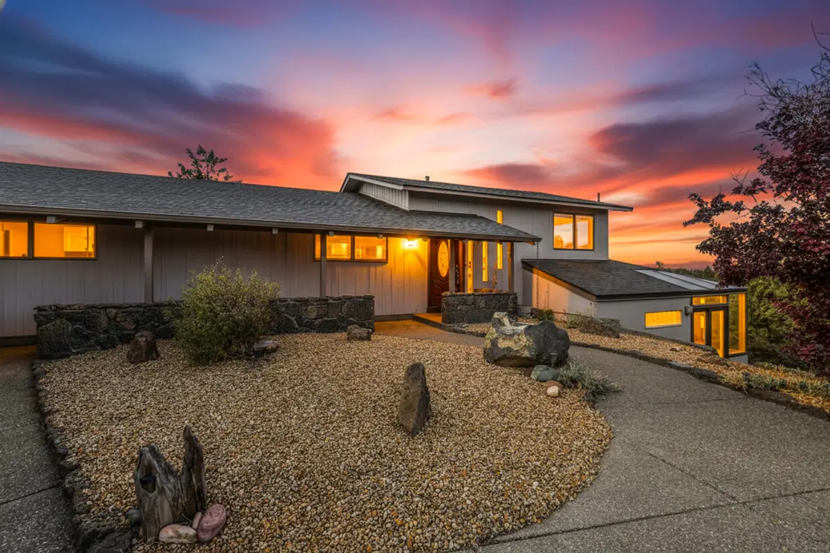 5203 NW Greenwood Avenue, Redmond, OR 97756 - #1