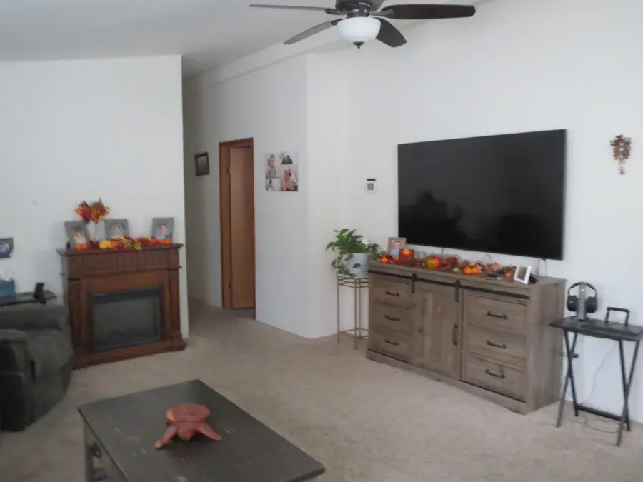 555 Freeman, Central Point, OR 97502 - Image #2