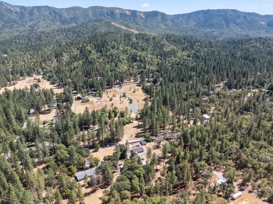 252 Deruyte, Rogue River, OR 97537 - Image #3