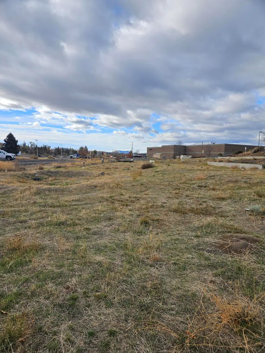 702 NE Hwy 97, Madras, OR 97741 - Image #2