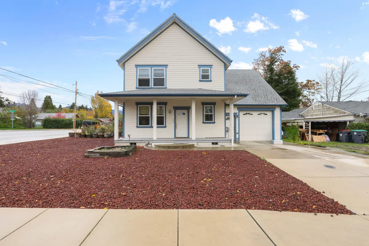 301 N Church Street, Phoenix, OR 97535 - Image #1