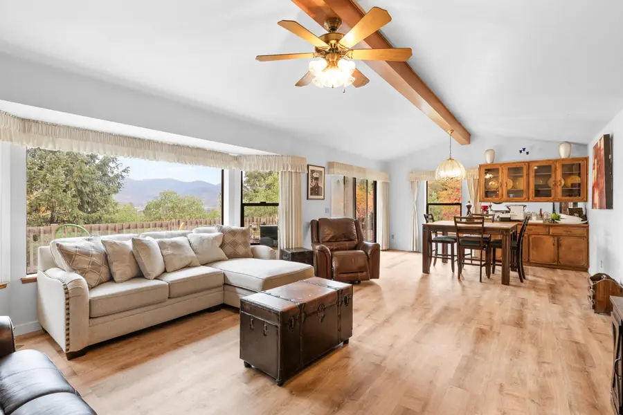 495 Harper, Grants Pass, OR 97527 - Image #3