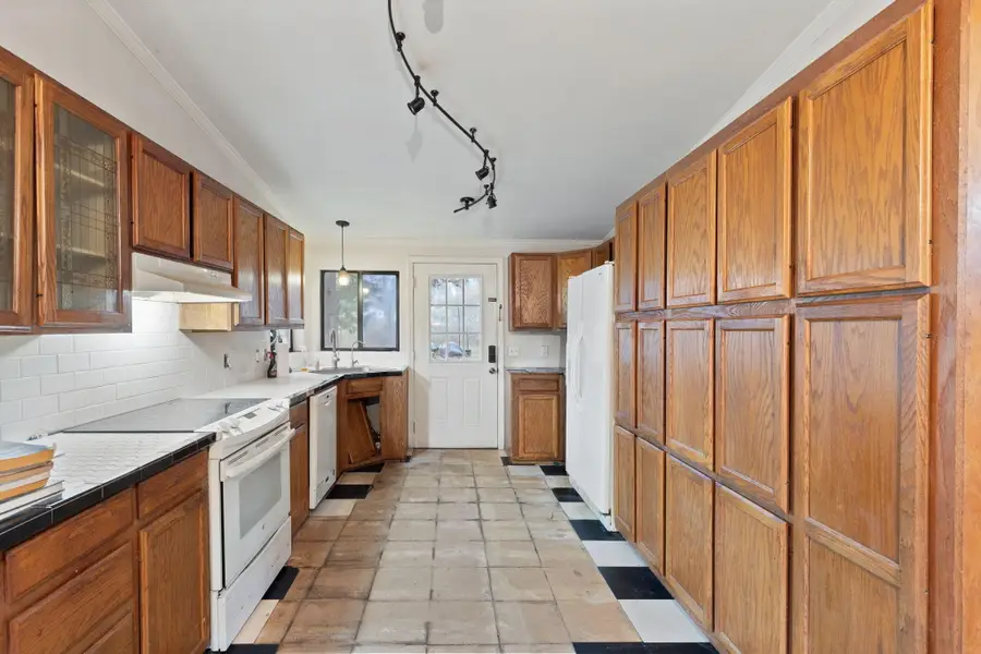 543 Hidden Valley, Grants Pass, OR 97527 - Image #2