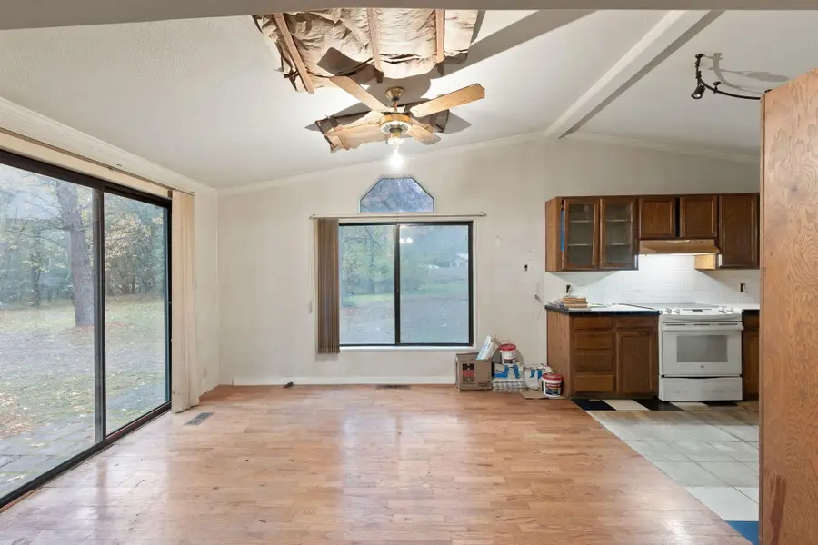 543 Hidden Valley, Grants Pass, OR 97527 - Image #3