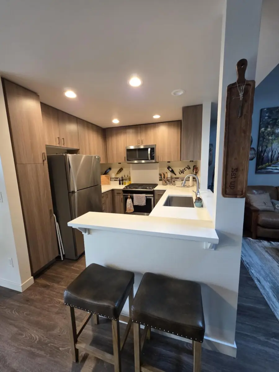 65 S Mountain Avenue, Ashland, OR 97520 - Image #2