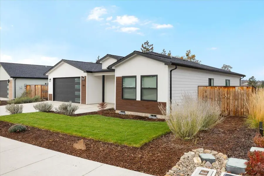 429 Arrowhead Trail, Eagle Point, OR 97524 - Image #2