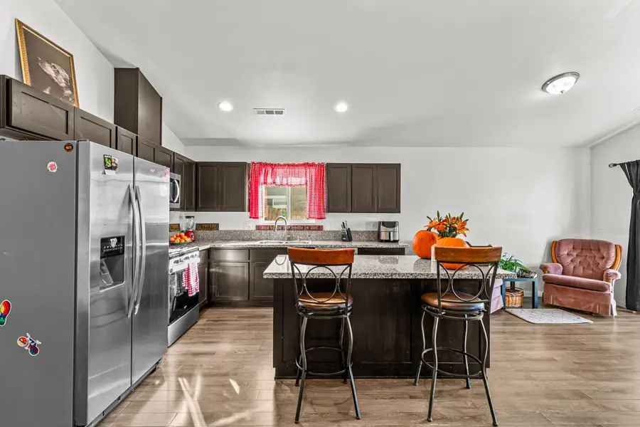 7843 Cadence Lane, White City, OR 97503 - Image #2