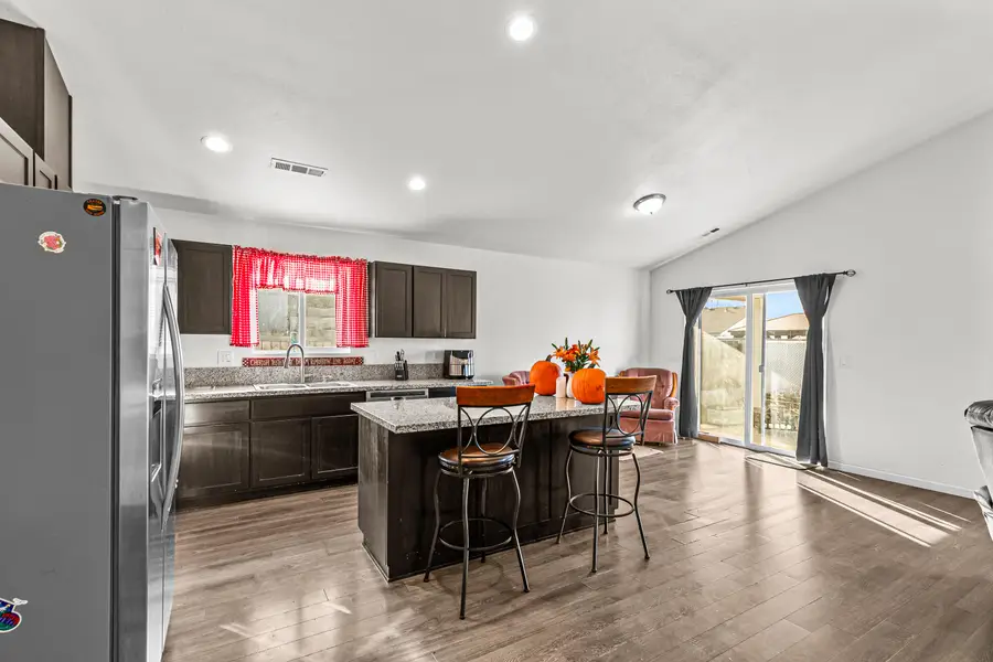 7843 Cadence Lane, White City, OR 97503 - Image #3