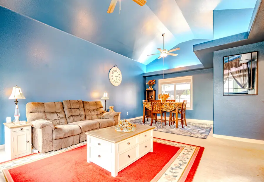 921 Pittview, Central Point, OR 97502 - Image #2