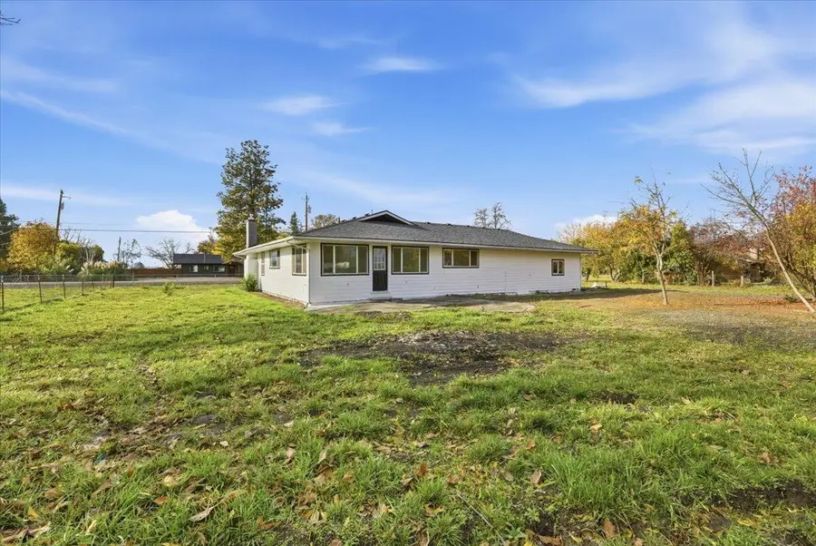 5156 Peace, Central Point, OR 97502 - Image #3
