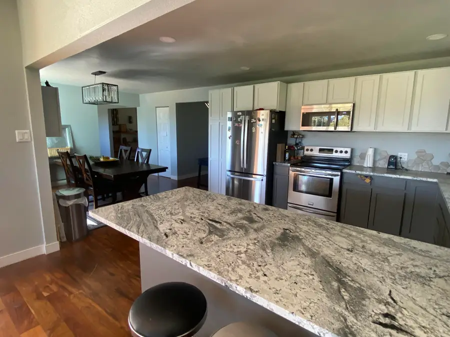 4970 Old Stage, Central Point, OR 97502 - Image #3