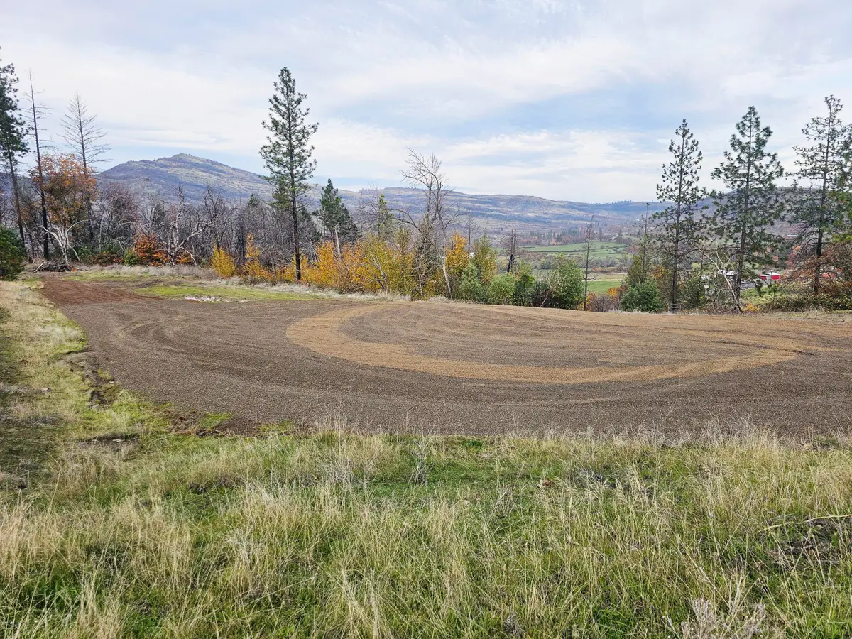 2162 Butte Falls, Eagle Point, OR 97524 - Image #1