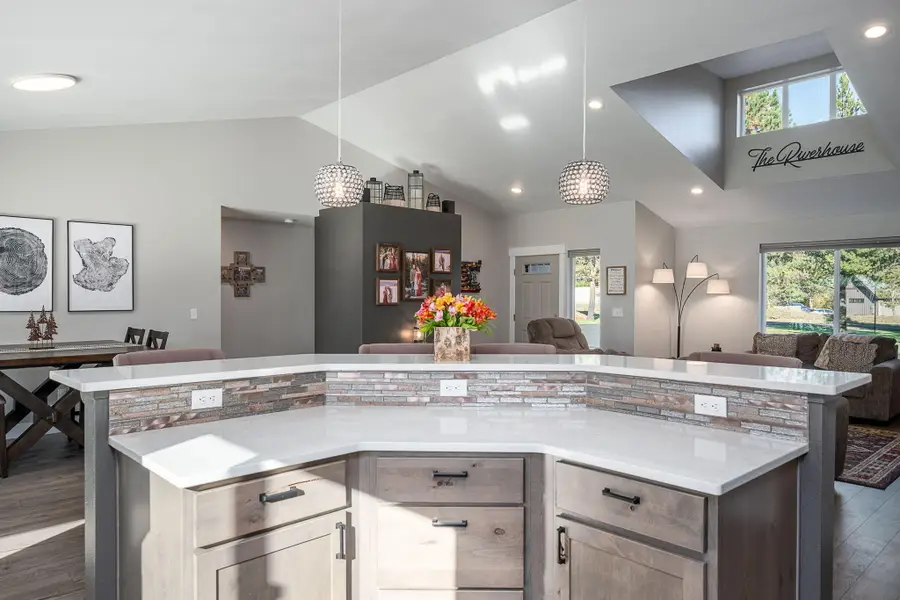 53845 Pine Grove, La Pine, OR 97739 - Image #2