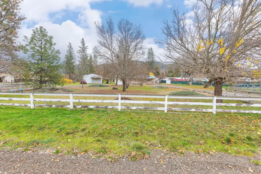 835 Ragsdale, Trail, OR 97541 - Image #2