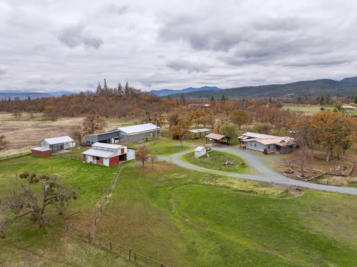 5209 Beagle, White City, OR 97503 - Image #1