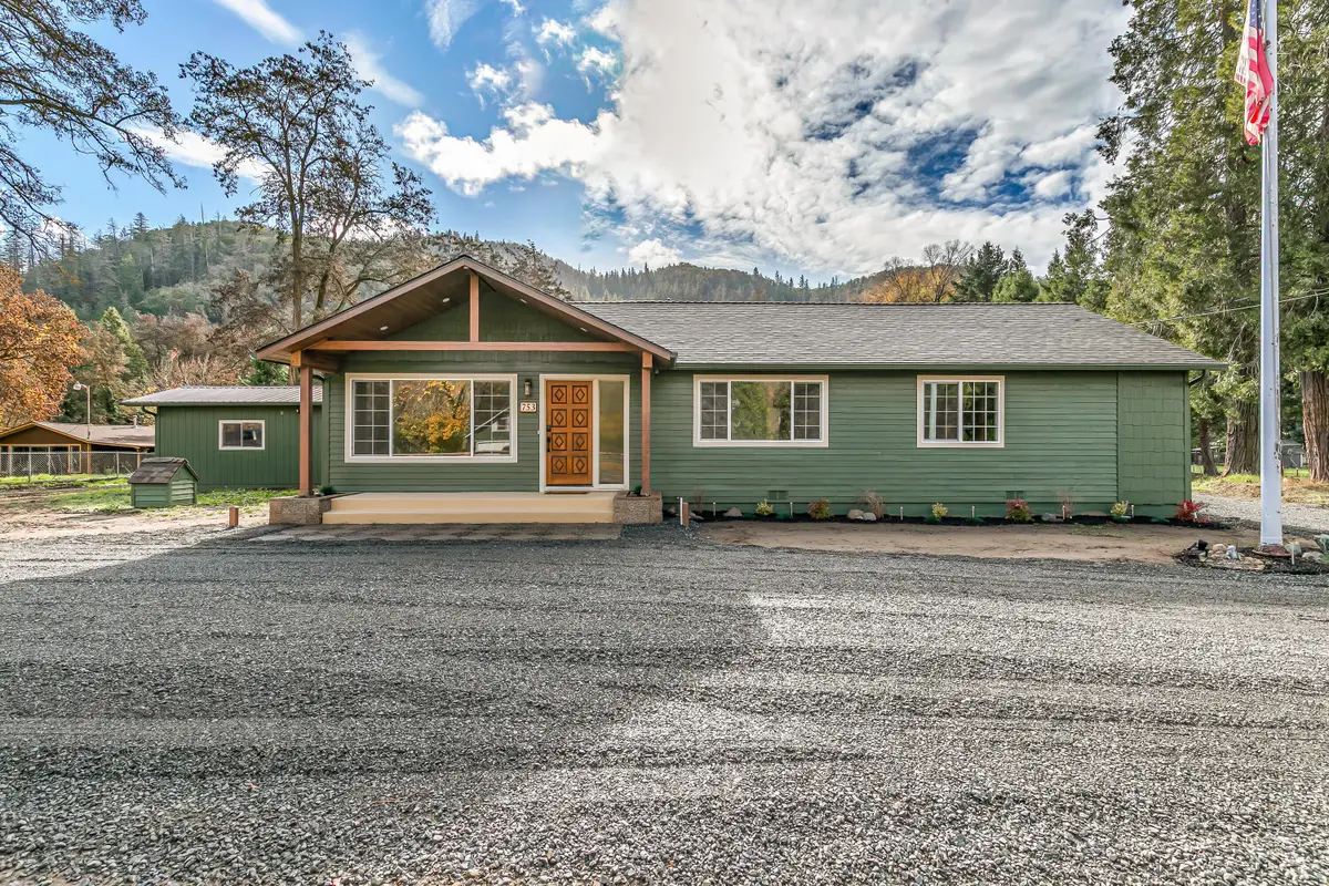 753 Rogue River, Gold Hill, OR 97525 - Image #1