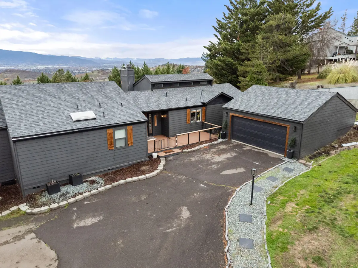1383 Highcrest Drive, Medford, OR 97504 - Image #1
