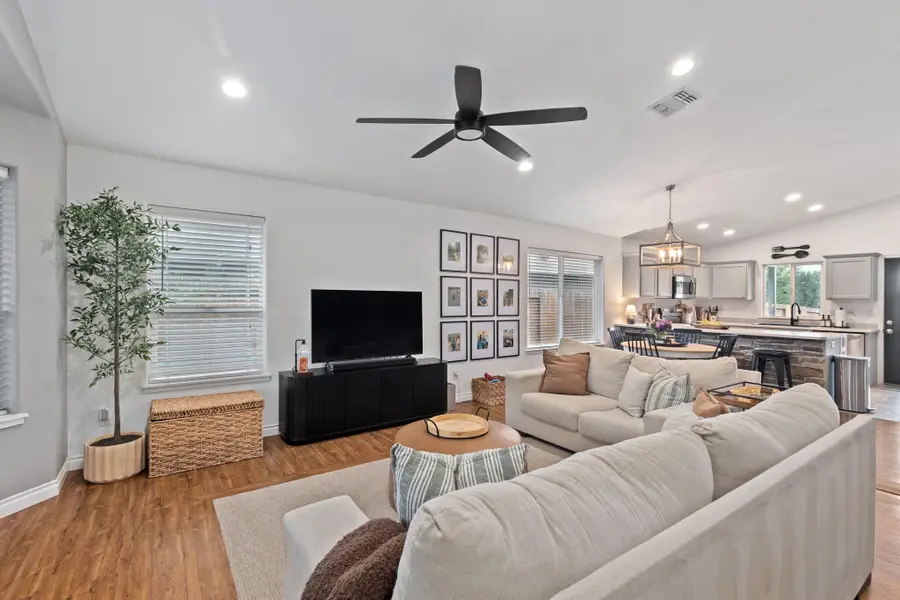 1444 Barney Fife, Grants Pass, OR 97527 - Image #2