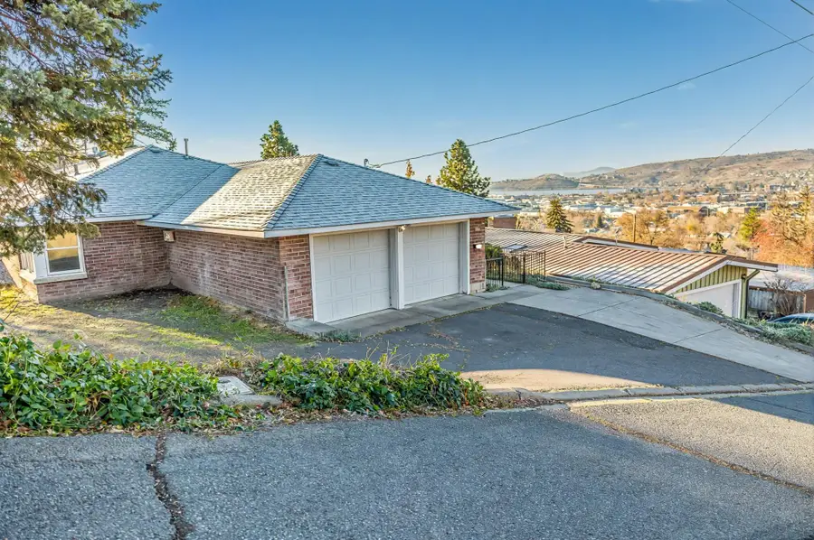 2046 Huron, Klamath Falls, OR 97601 - Image #2