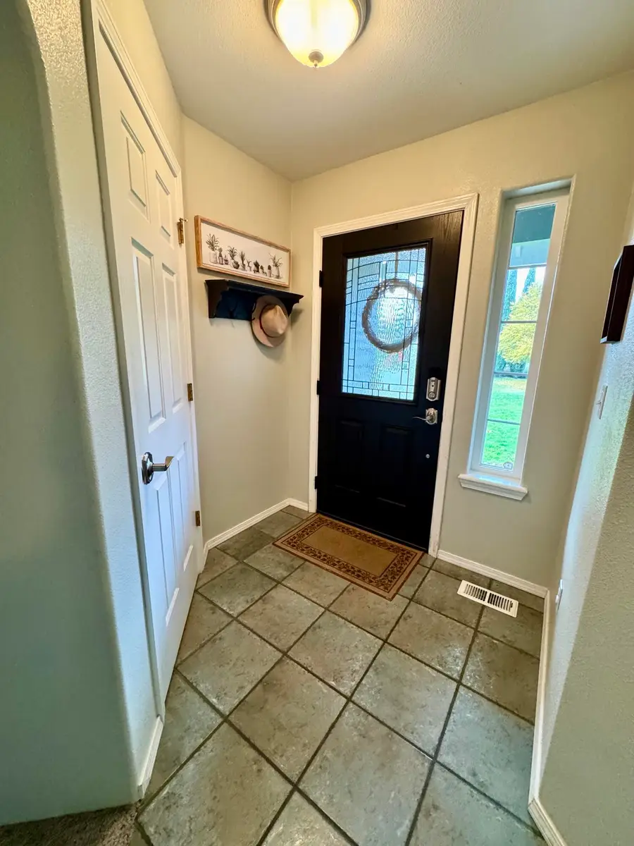 197 Jo Creek, Merlin, OR 97532 - Image #3