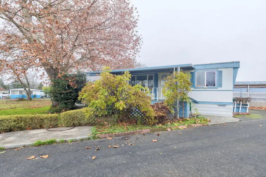 1241 Dowell, Grants Pass, OR 97527 - Image #2