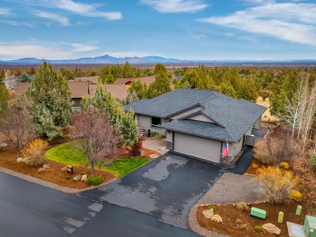 10064 Juniper Glen, Redmond, OR 97756 - Image #1
