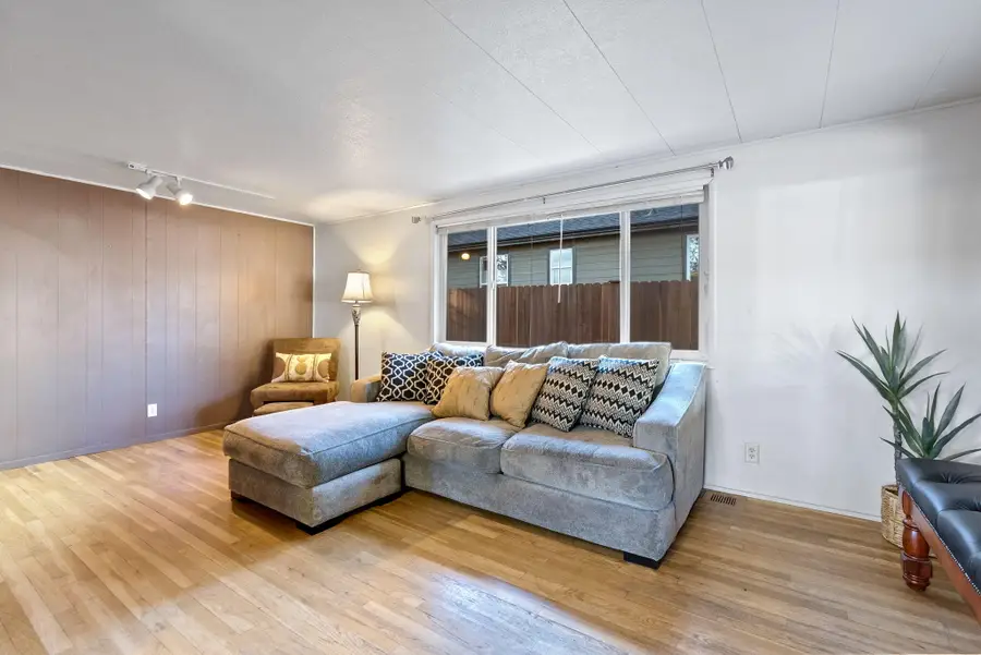 1505 NW Jacksonville, Bend, OR 97703 - Image #3