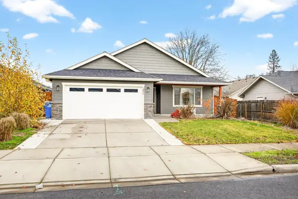 1870 SW Mistybrook, Grants Pass, OR 97527