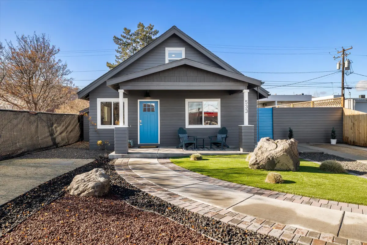 533 SW 4th Street, Redmond, OR 97756 - Image #1