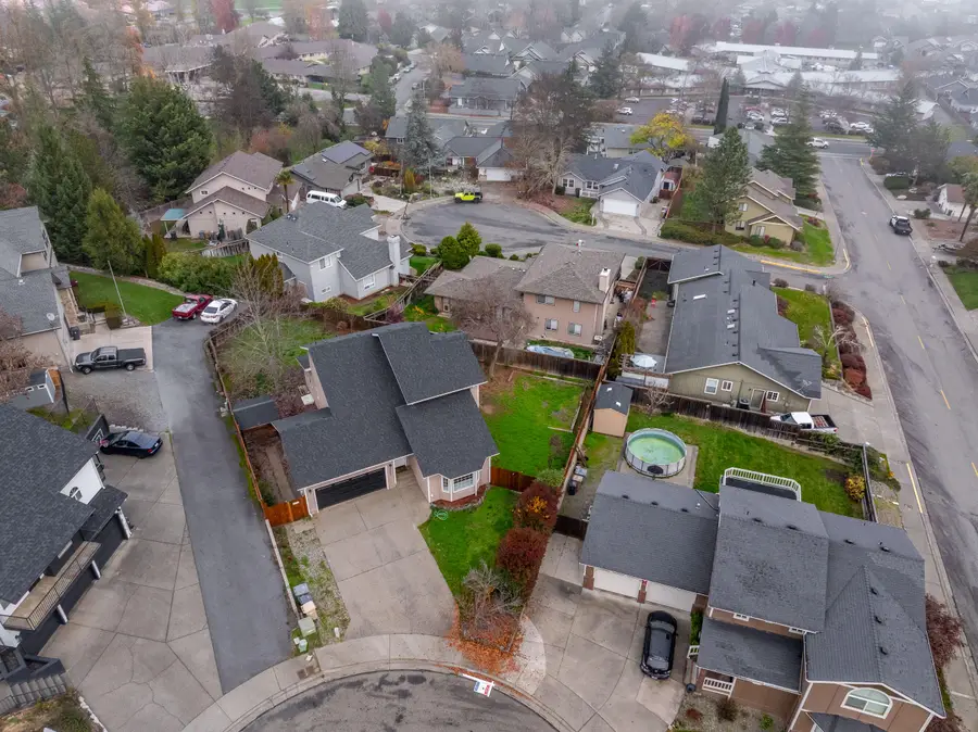 2203 NW Oxford, Grants Pass, OR 97526 - Image #2