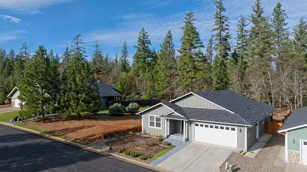 371 Cedar Ridge, Cave Junction, OR 97523