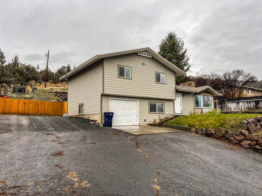 469 NW Charolais, John Day, OR 97845 - Image #2