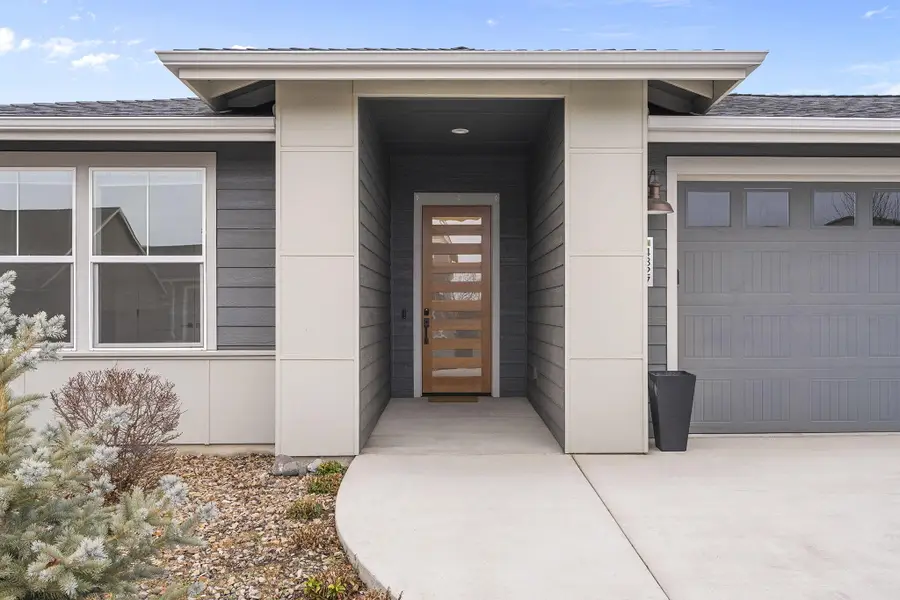 4327 SW Badger Creek, Redmond, OR 97756 - Image #2