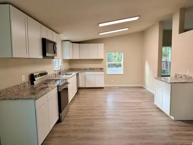 177 Savage Creek, Grants Pass, OR 97527 - Image #2