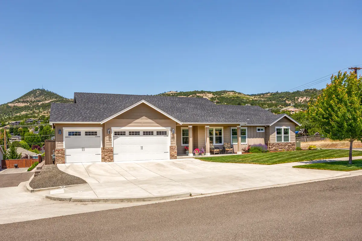 4833 Hathaway, Medford, OR 97504 - Image #1