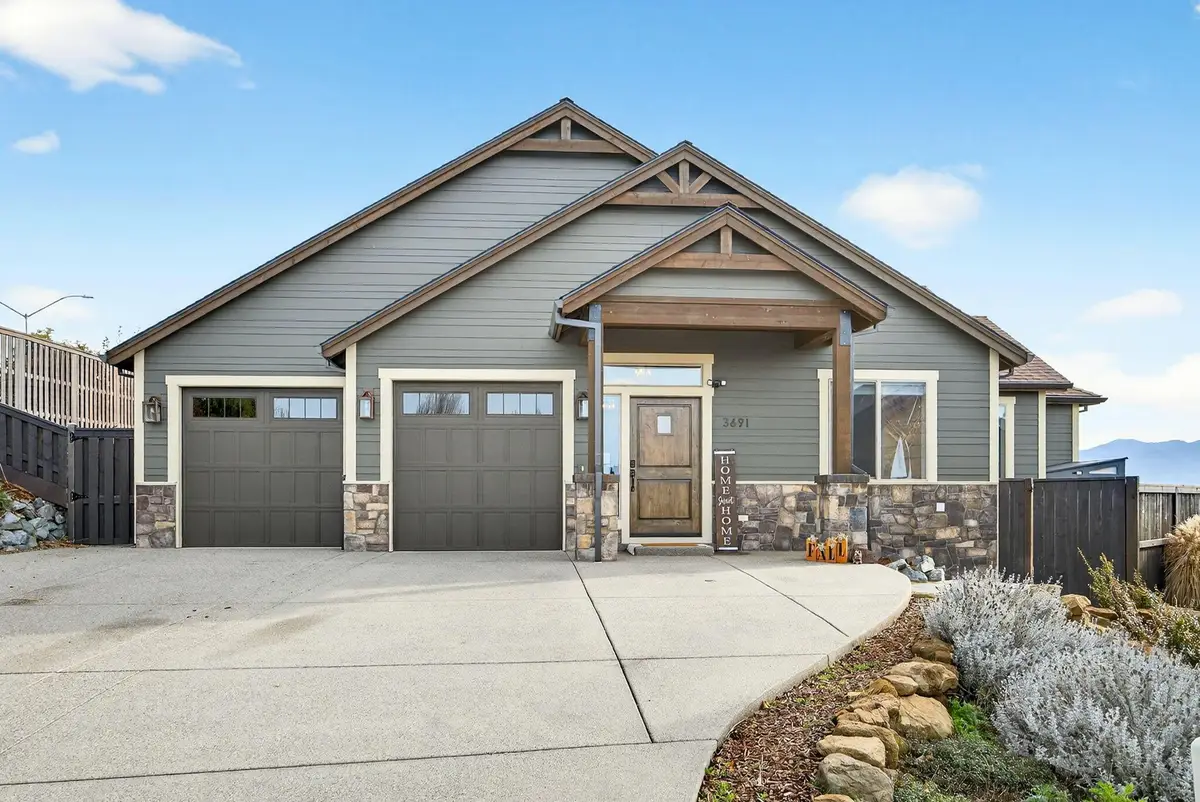 3691 Camina, Medford, OR 97504 - Image #1