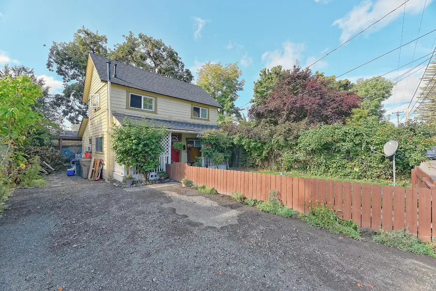 575 SW Sw G, Grants Pass, OR 97526 - Image #2