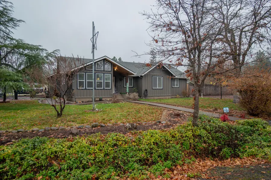1027 Chevney, Shady Cove, OR 97539 - Image #2