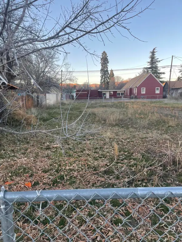 Vine, Klamath Falls, OR 97601