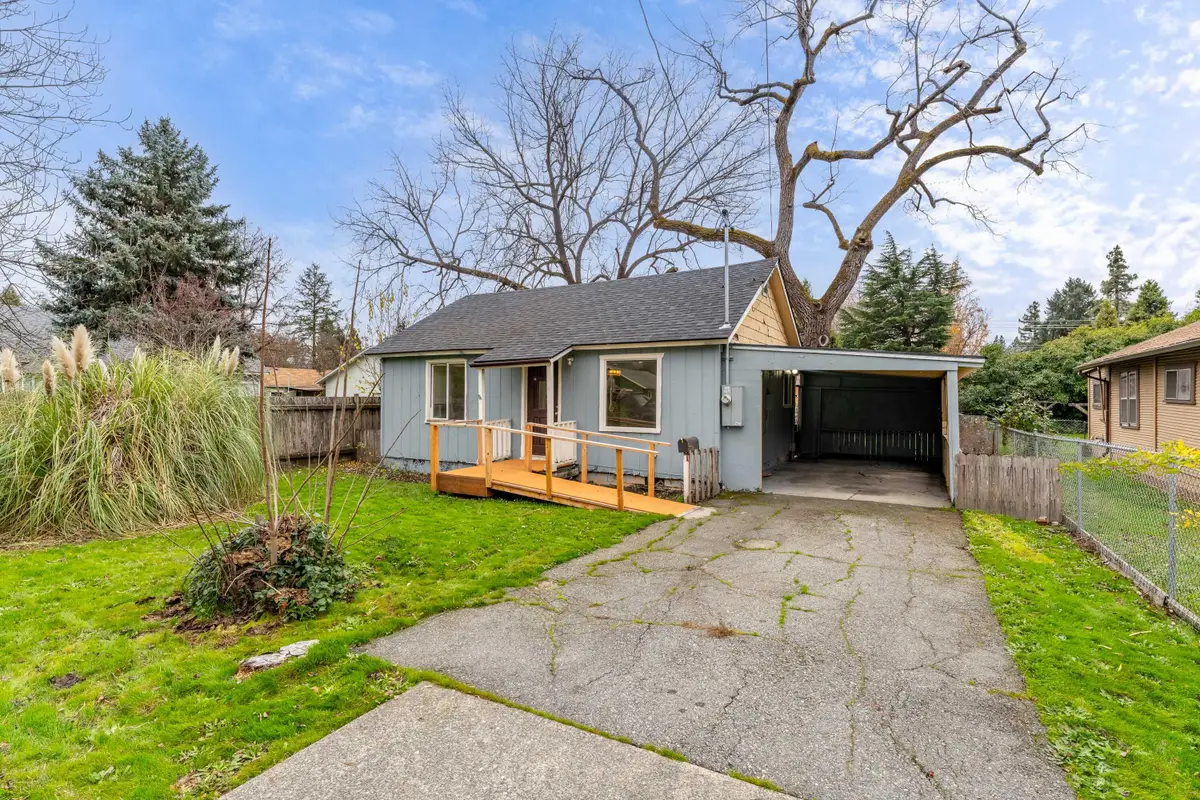 609 SE Riverside, Grants Pass, OR 97526 - Image #1