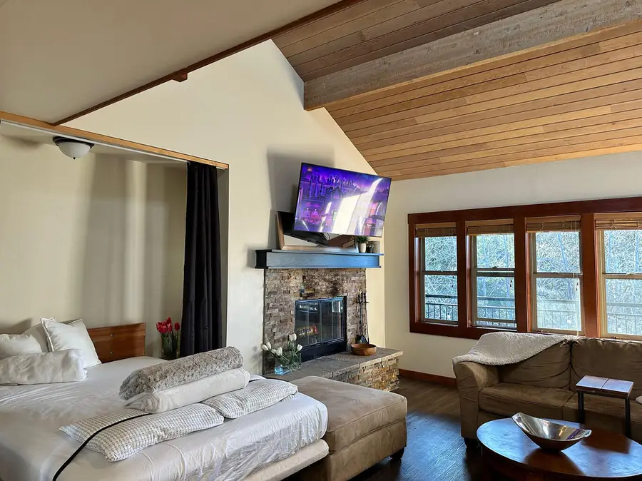 18575 SW Century, Bend, OR 97702 - Image #3