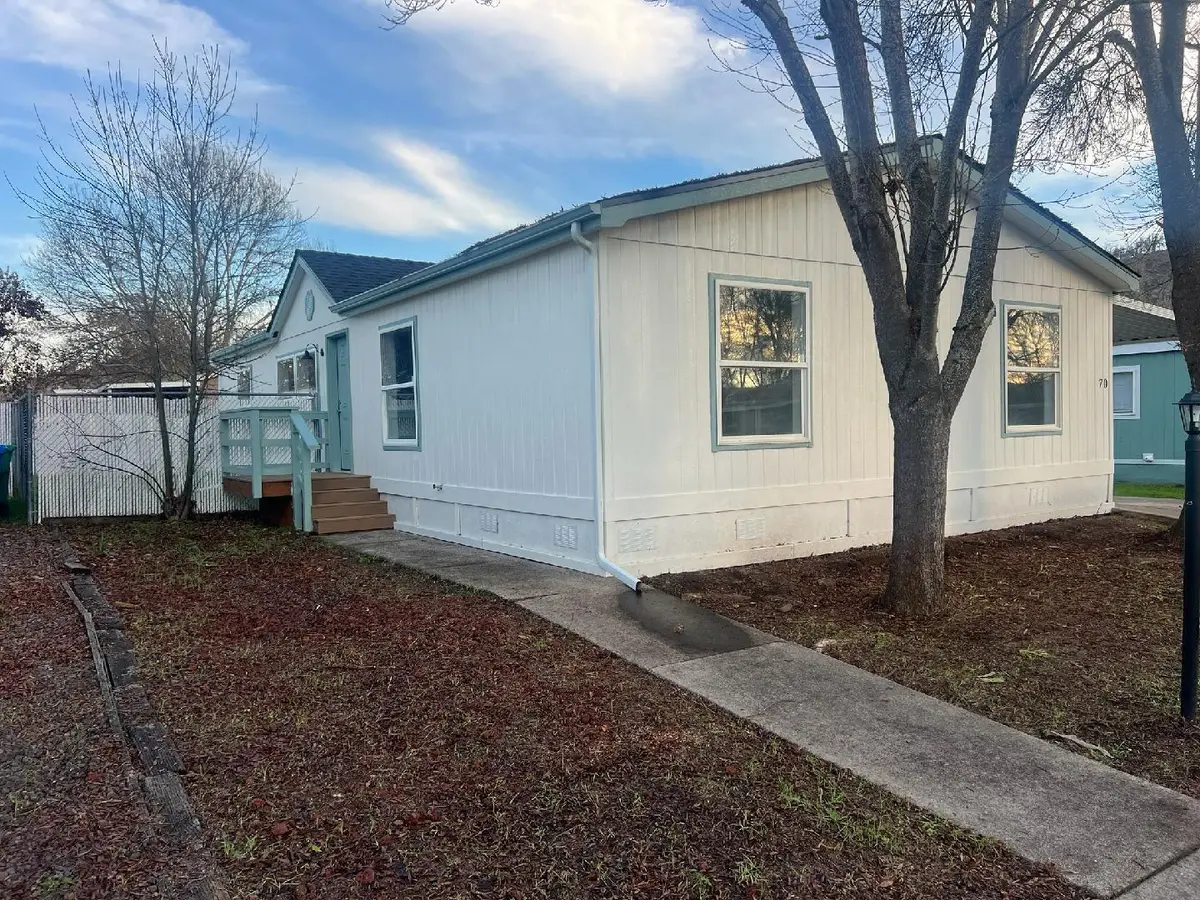 633 E Archwood, Eagle Point, OR 97524 - Image #1