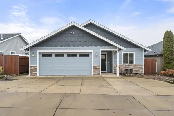 1758 Pearl Eye, Medford, OR 97504