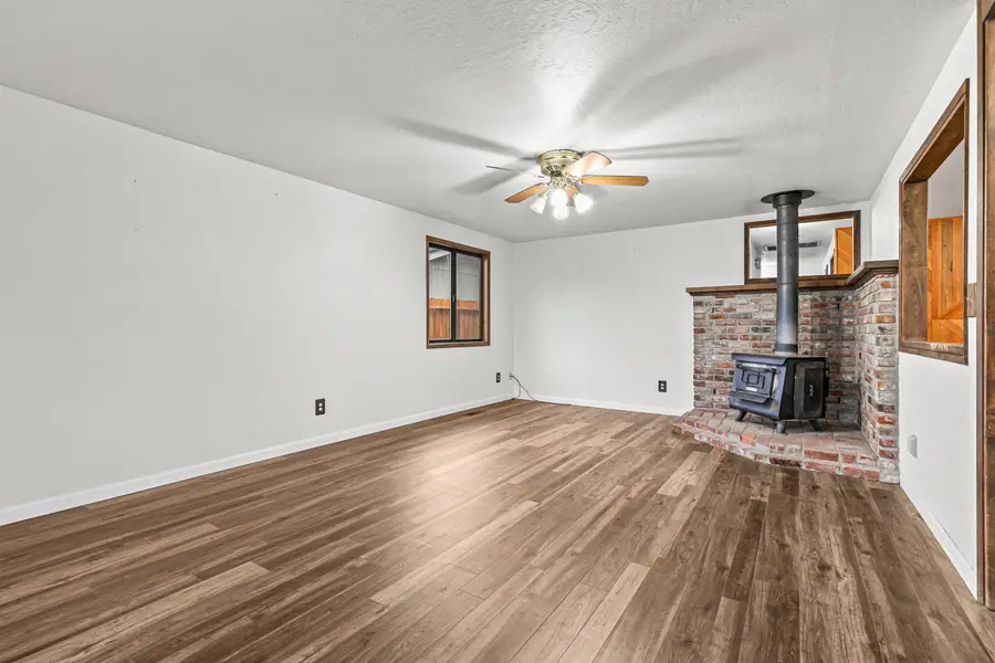 1846 Hart, Medford, OR 97501 - Image #3