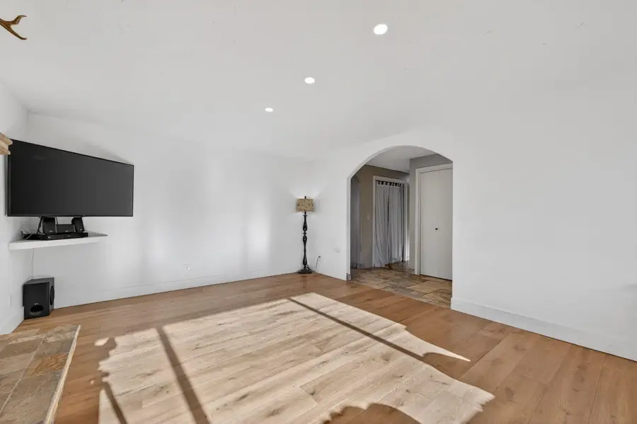 21058 Azalia, Bend, OR 97702 - Image #3