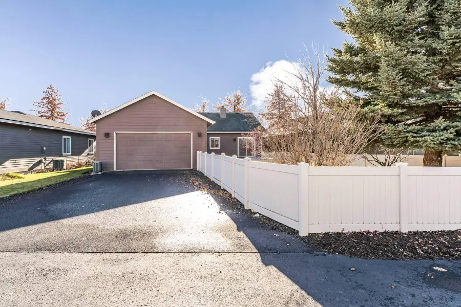 1751 NW Jackpine, Redmond, OR 97756 - Image #3